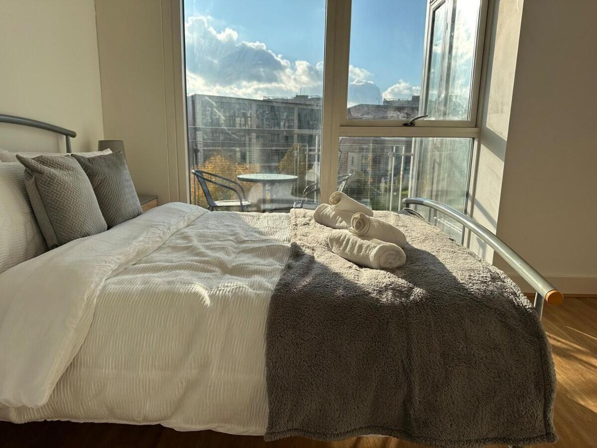 Luxury 1 Bedroom Apartment - City Centre - Balcony - Near O2 Academy Birmingham Bagian luar foto