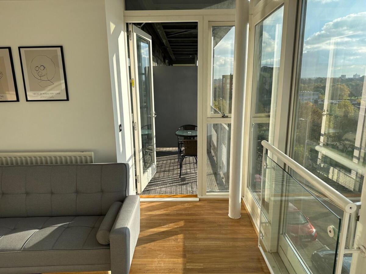 Luxury 1 Bedroom Apartment - City Centre - Balcony - Near O2 Academy Birmingham Bagian luar foto