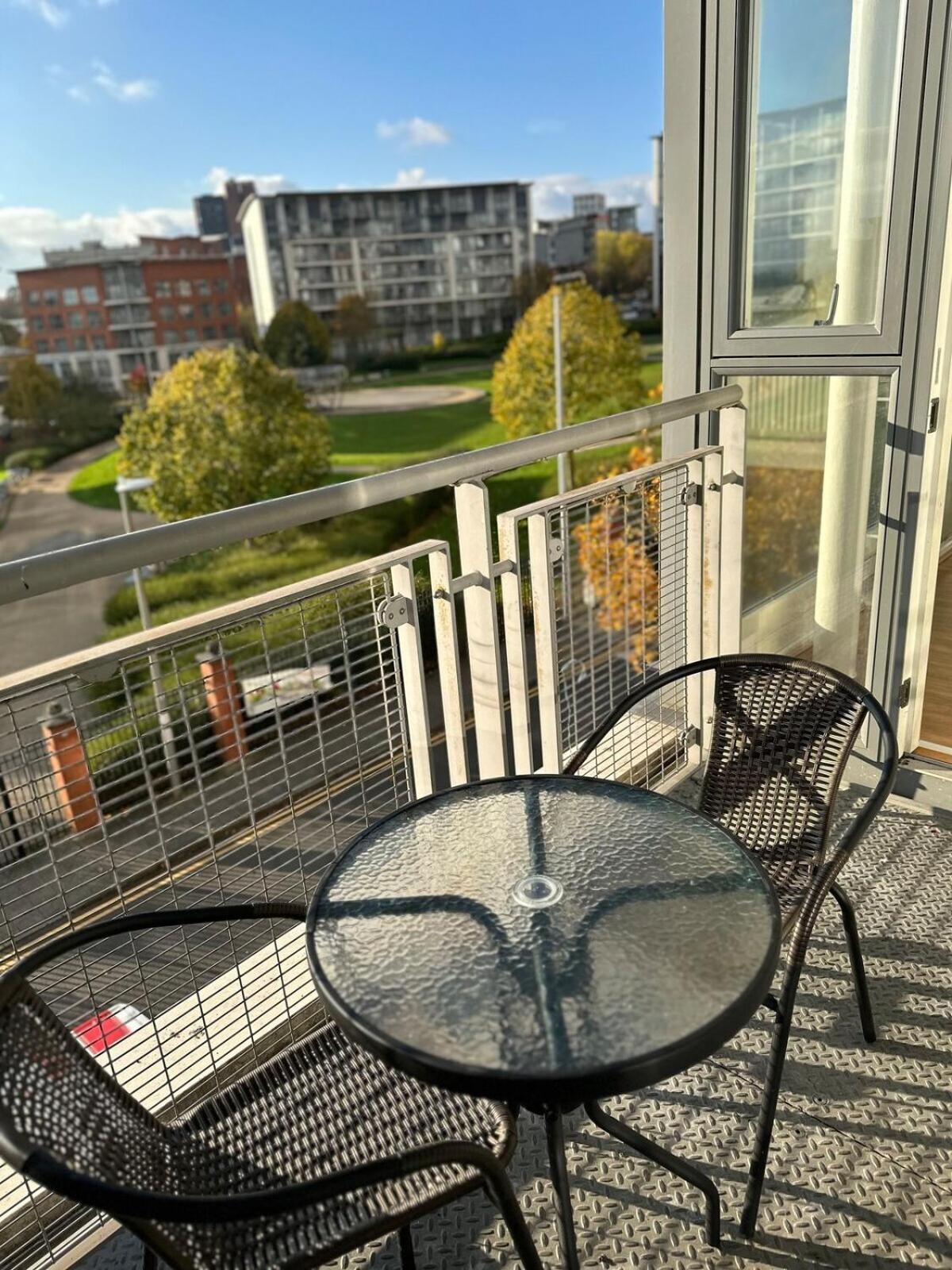 Luxury 1 Bedroom Apartment - City Centre - Balcony - Near O2 Academy Birmingham Bagian luar foto